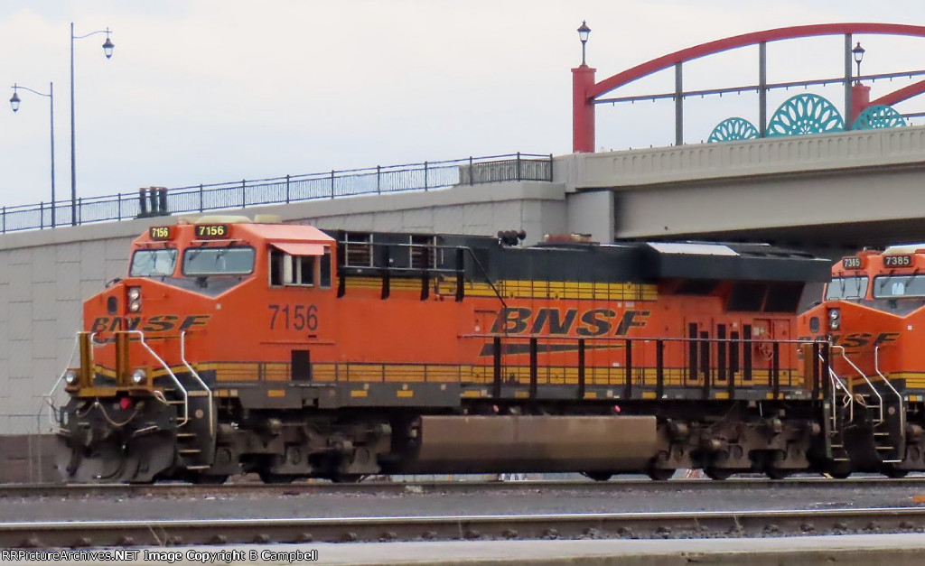 BNSF 7156